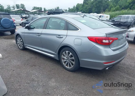 2015 Hyundai Sonata Sport z USA, uszkodzony, nr VIN 5NPE34AF4FH058213